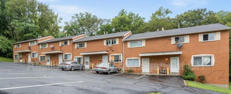 Foto principal - 1792 W Fork Rd