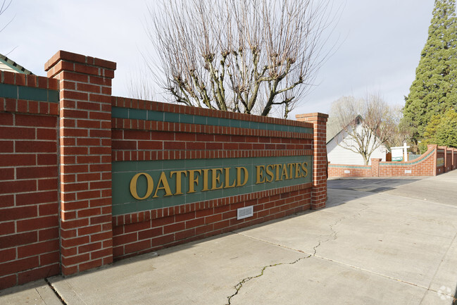 Foto del edificio - Oatfield Estates