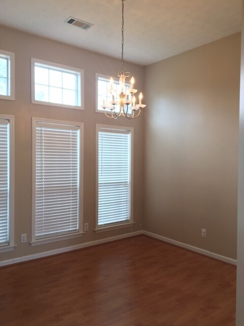 Foto del edificio - 107 Glen Meadow Ct