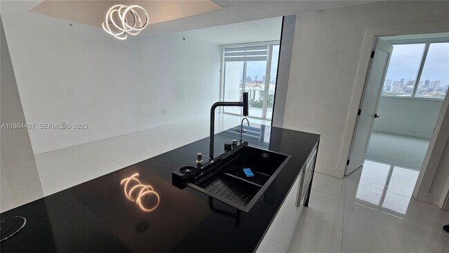 Foto del edificio - 1861 NW N River Dr