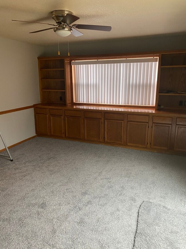 Foto del edificio - 5010 Bel Aire Rd