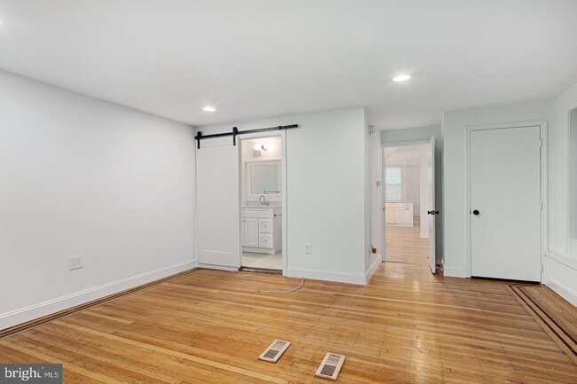 Foto del edificio - 333 S 18th St