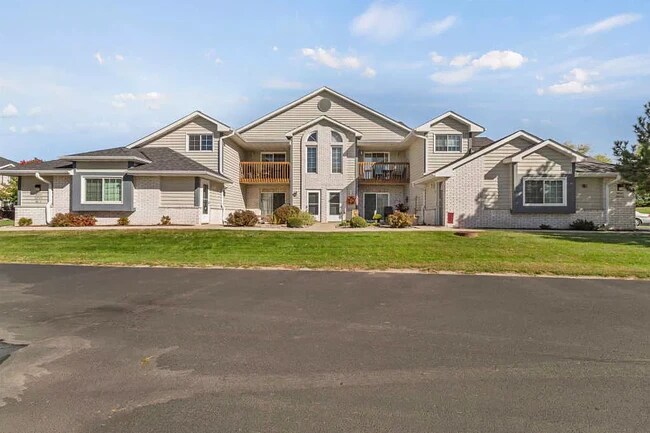 Foto del edificio - W240N2524 E Parkway Meadow Cir