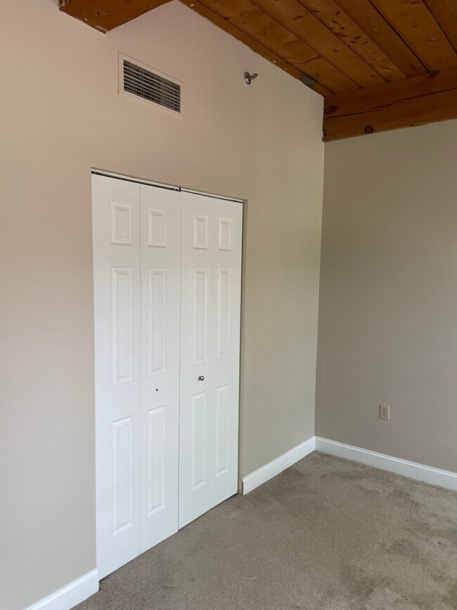 Foto del edificio - 335 Cypress St
