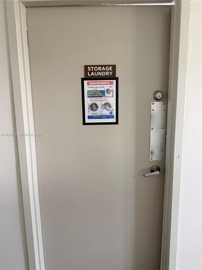 Foto del edificio - 17021 N Bay Rd