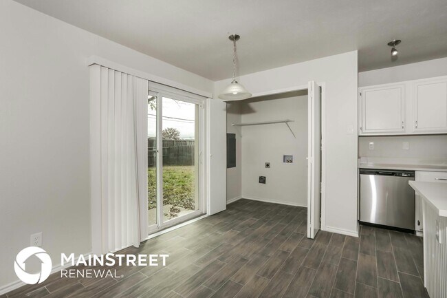 Foto del edificio - 603 Woodcrest Way