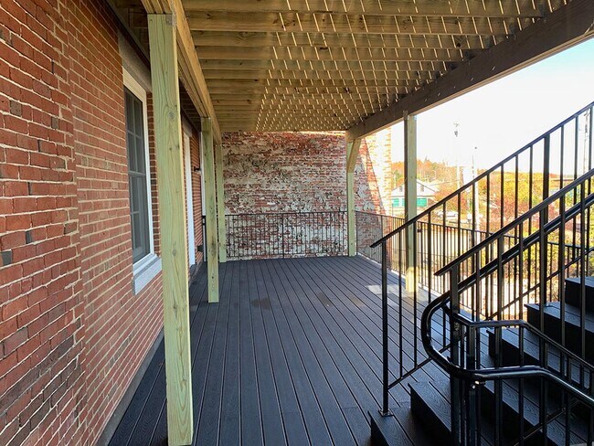 deck and back entrance - 165 Water St