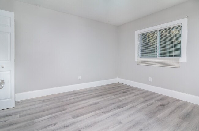 Building Photo - 511 Gresham Park Dr