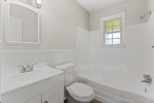 Building Photo - 500 Bethania-Rural Hall Rd
