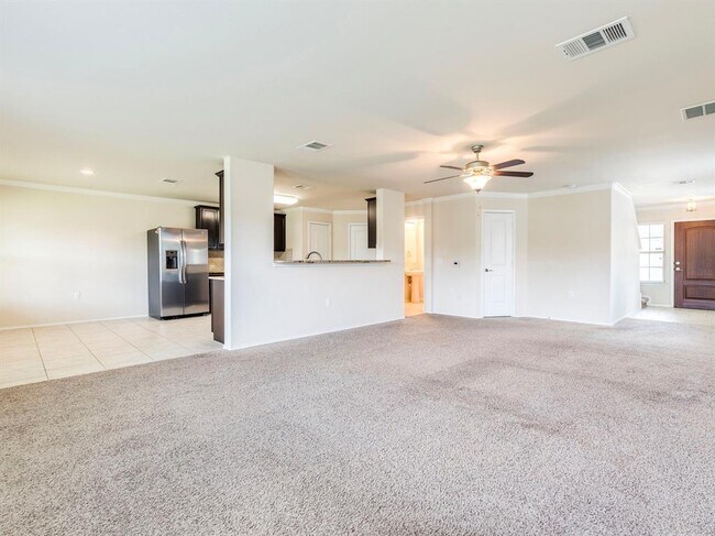 Building Photo - 6900 Crestone Rd