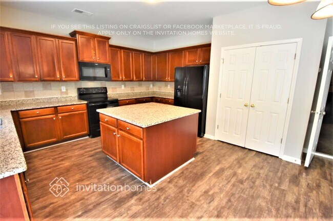 Foto del edificio - 2427 Godsey Wood Dr