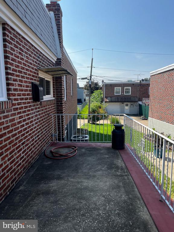 Foto del edificio - 8905 Revere St