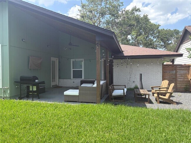 Foto del edificio - 6407 Woodbrook Ln