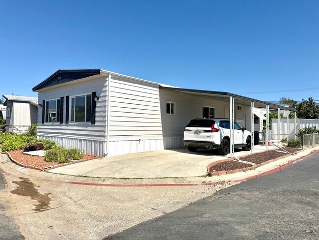 Building Photo - 500 Rancheros Dr