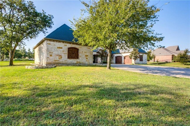 Building Photo - 332 Sedona Falls Dr