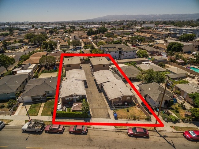 Building Photo - 1608-1612 Plaza del Amo