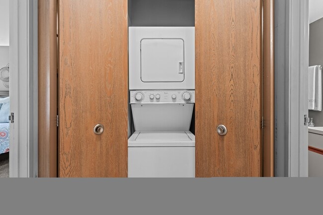 Building Photo - Park Lane Apartments