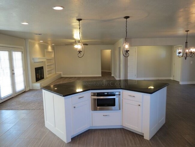 Photo - FANTASTIC - Corner Property, Open Plan, Gorgeous Kitchen - 3/2.5 House