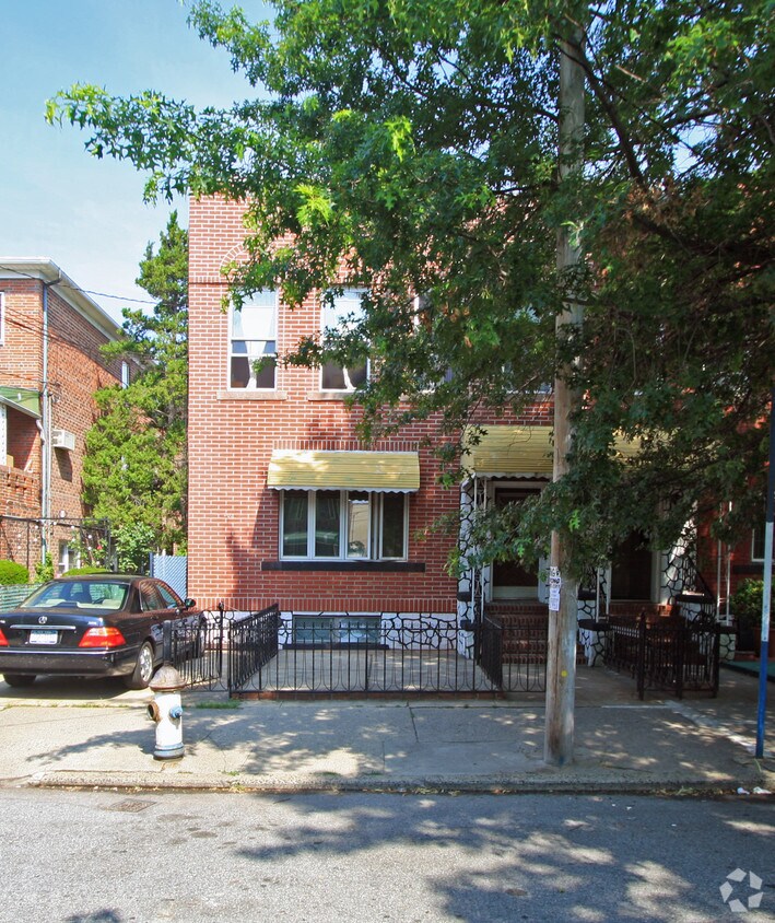 Primary Photo - 40 Bay 37th St
