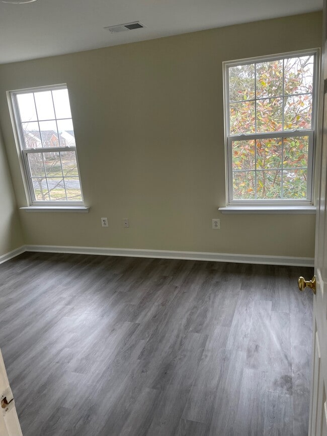 Foto del edificio - 14369 Newbern Loop