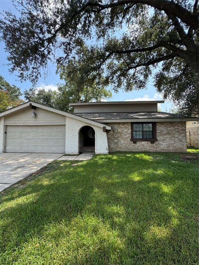 Foto principal - 8622 Upperbrook St