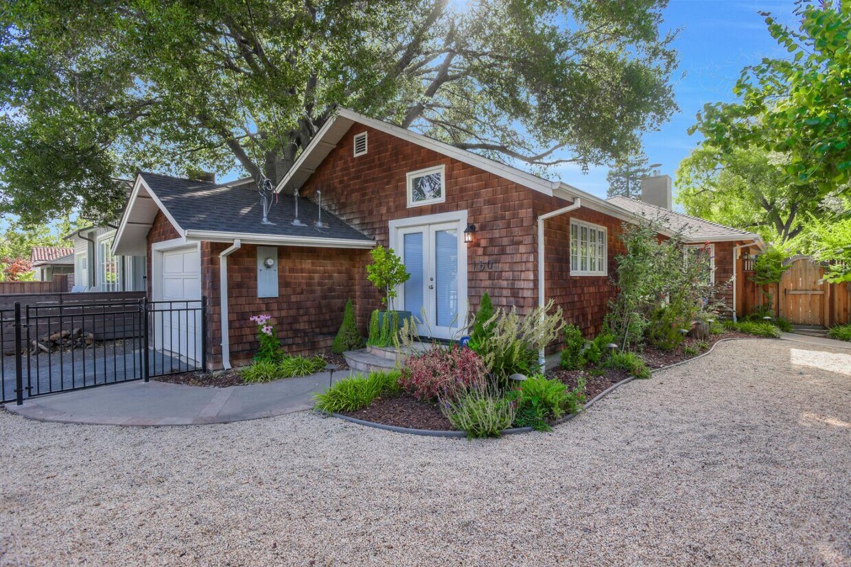 Primary Photo - 150 Nevada Ave