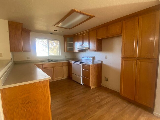 Foto del edificio - 3 Bed 2 Bath Home in the Country (Proberta...