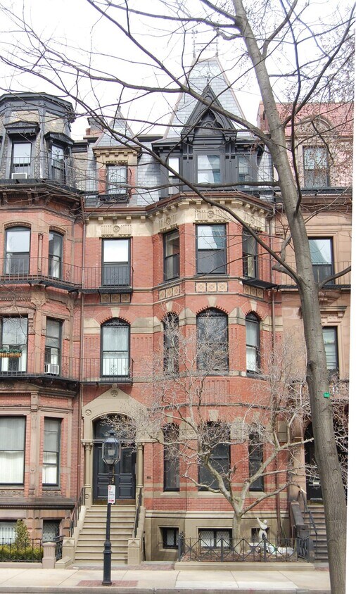 Building Photo - 121 Commonwealth Ave