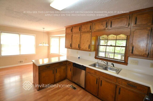 Foto del edificio - 3242 Skyland Glen Ct