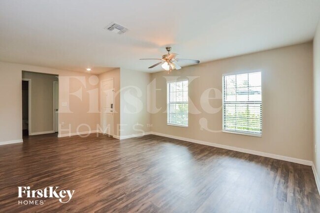 Foto del edificio - 882 N Fairbanks Dr