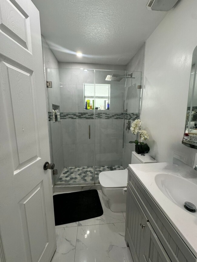 Building Photo - 29383 SW 144th Ave