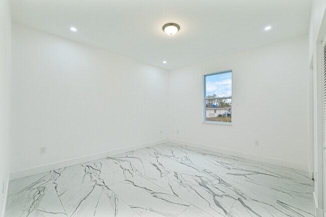 Building Photo - 5125 24th St SW