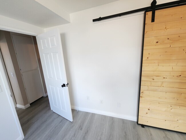 Foto del edificio - 4671 Hamilton St