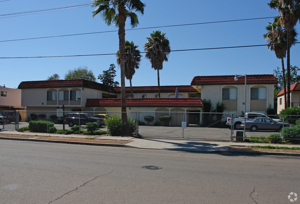 Building Photo - 798 S Orange Ave