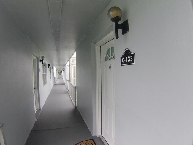 Foto del edificio - 133 Normandy Ln