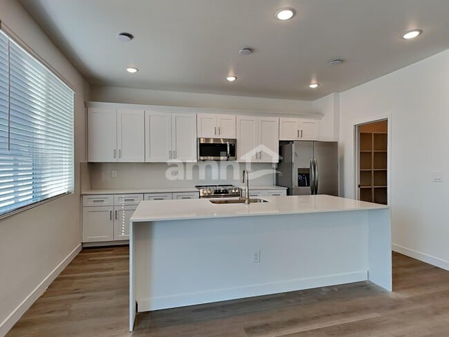 Building Photo - 9737 W Luxton Ln