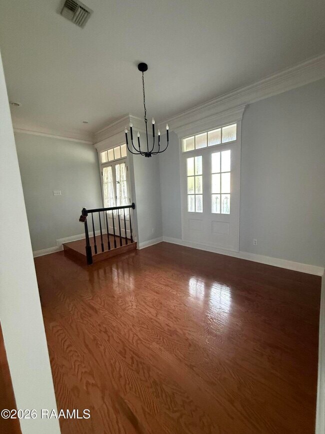 Foto del edificio - 1007 Southlake Cir