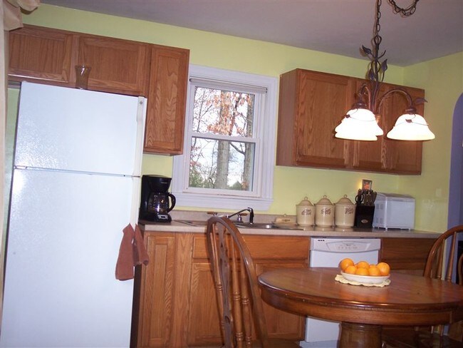 Foto del edificio - 7000 Browns Lake Rd