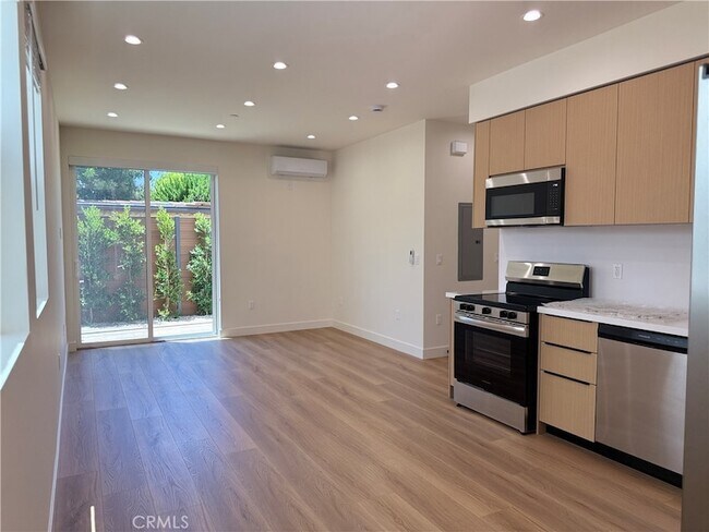 Foto del edificio - 4121 Lafayette Pl