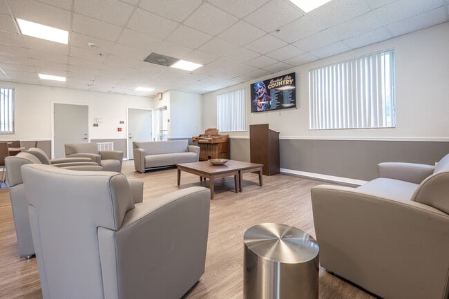 Building Photo - Riverview House