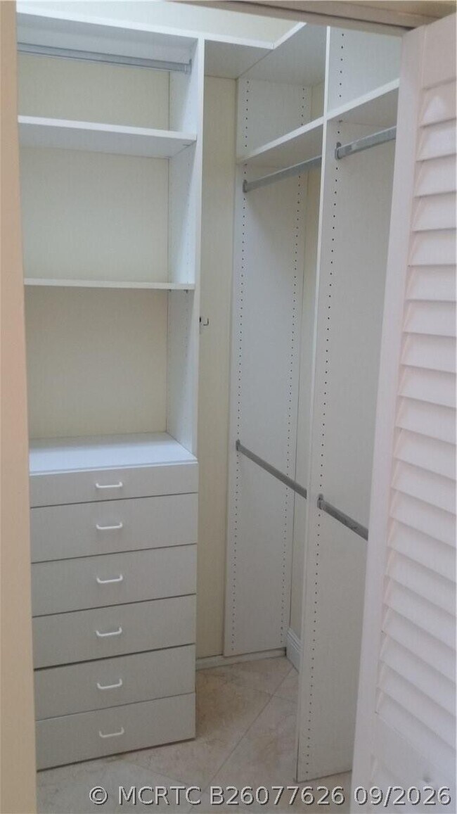 Foto del edificio - 6908 NW 33rd St