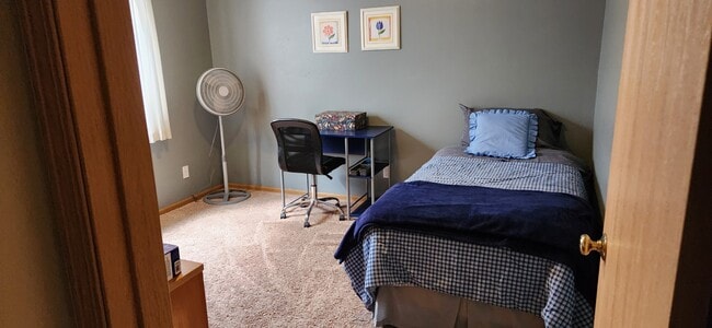 Building Photo - 4619 Twain St