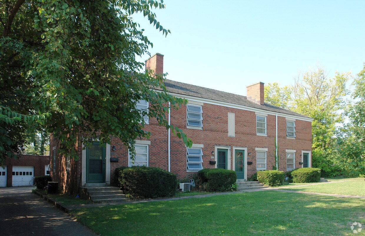 Foto del edificio - 1807-1813 Northwest Blvd