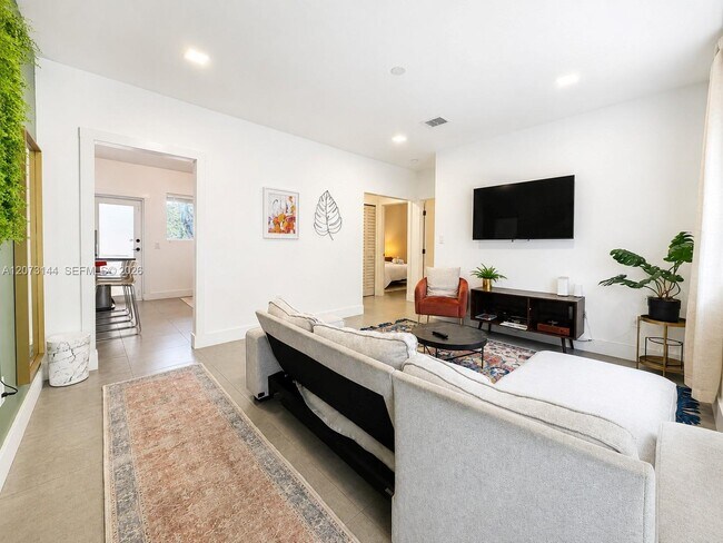 Foto del edificio - 220 NW 47th St