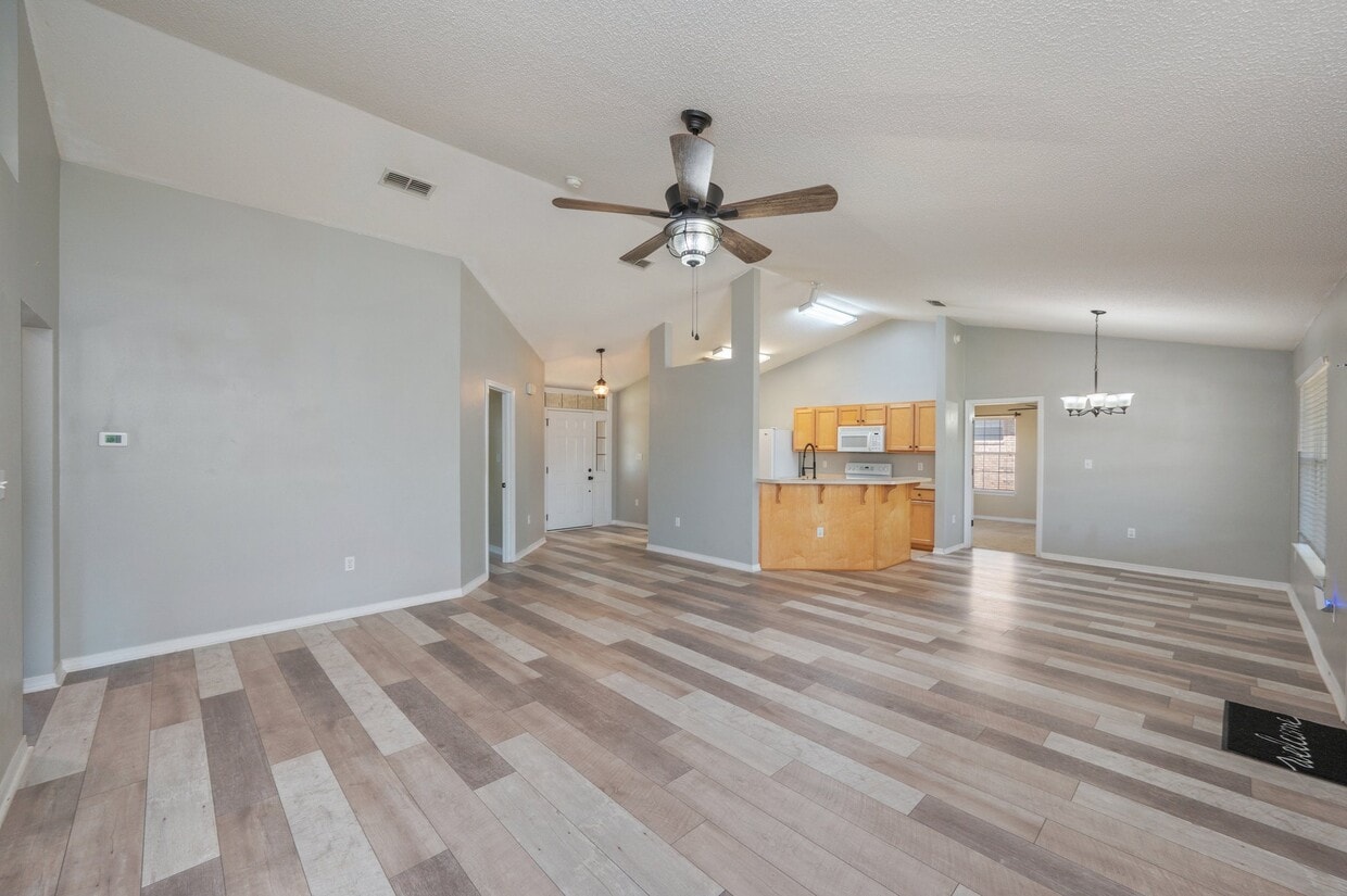 Foto principal - 208 Citadel Ln