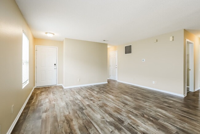 Foto del edificio - 8607 Bluff Point Dr