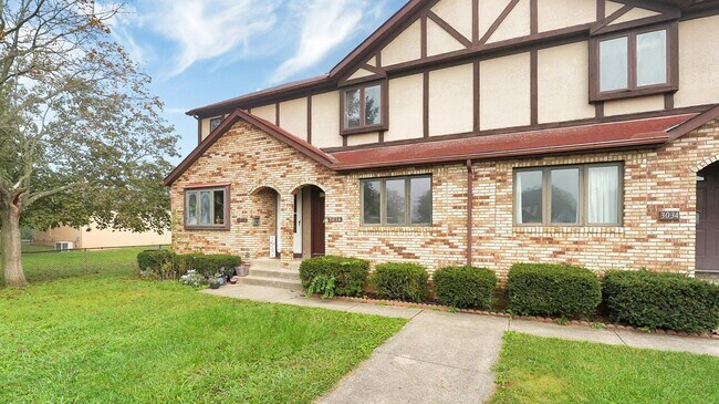 Building Photo - Acorn Ct