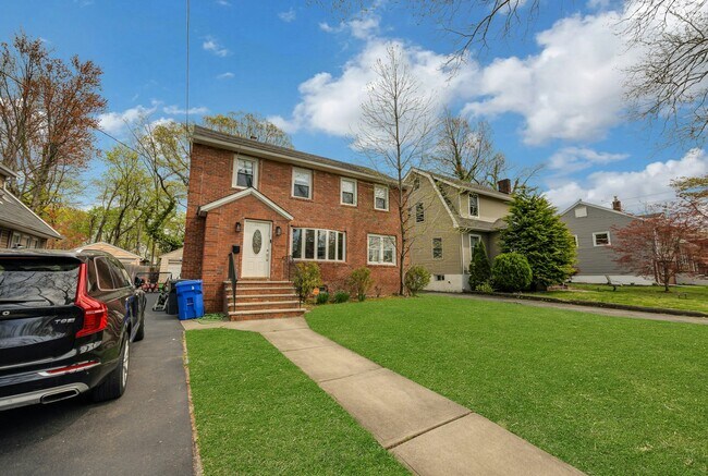 Foto del edificio - 167 Rockwood Pl