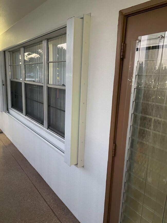 Building Photo - 2052 Cornwall C