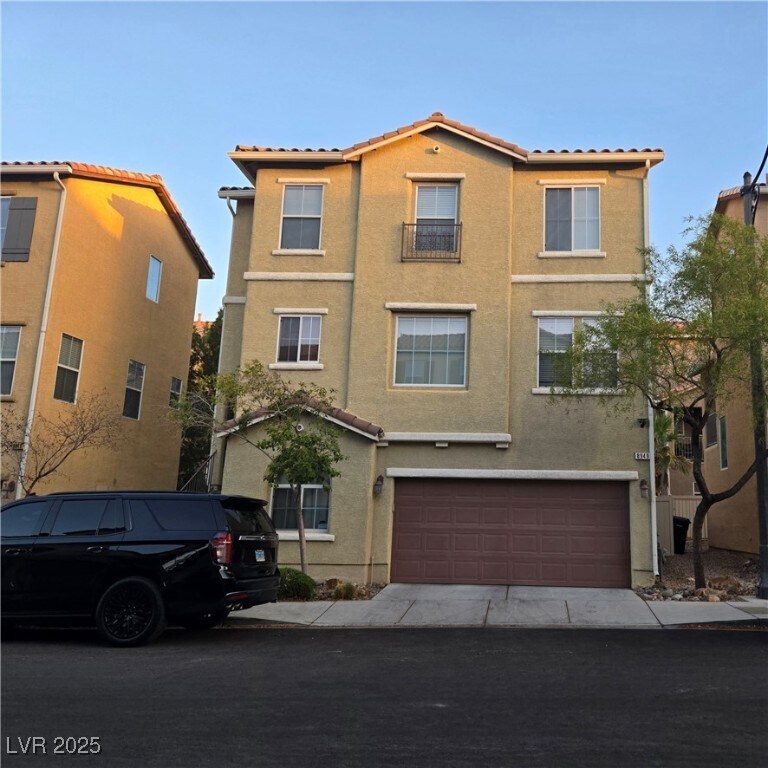 Foto principal - 8949 Brian Christopher Ave